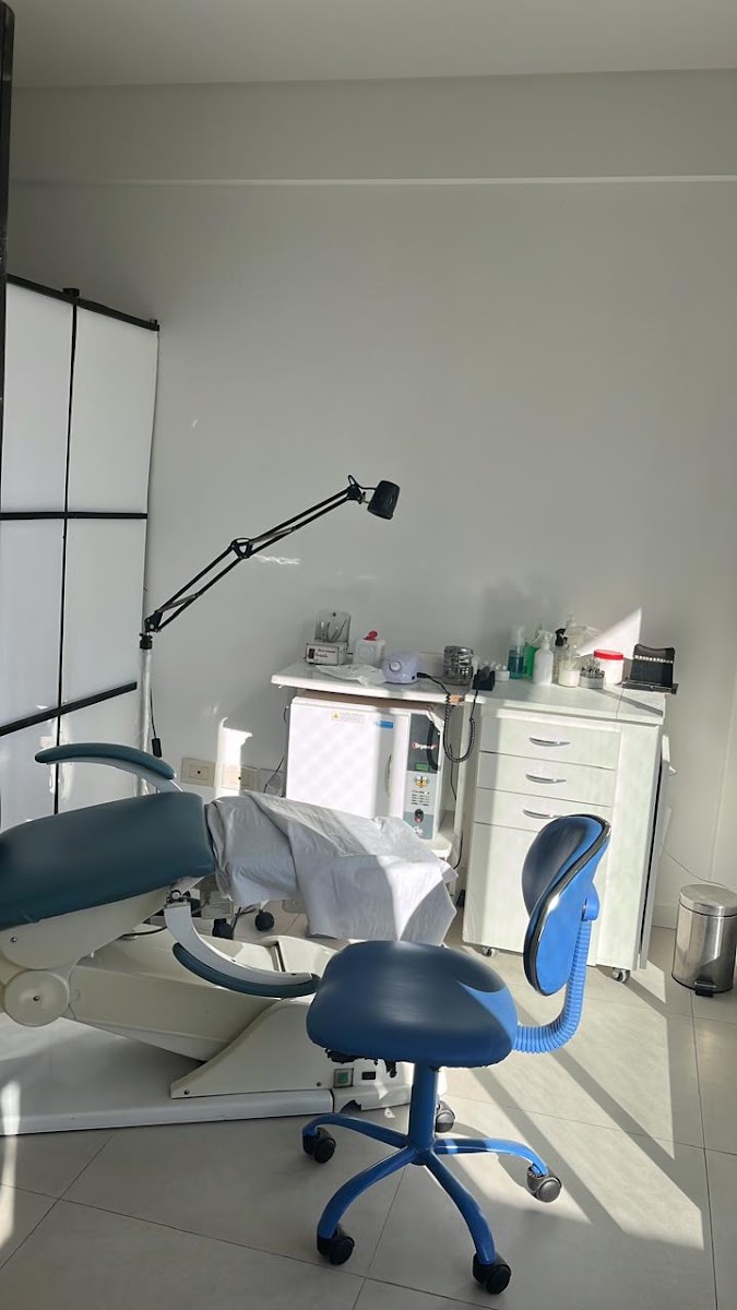 Sala de tratamientos de Adasha Spa, equipamiento profesional de estética